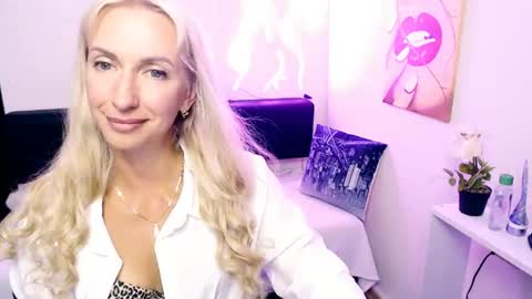 Snapshot of cute_smile_shy chatting on July 2026 10:30:02 PM cute_smile_shy online show from July 2026 10:30:02 PM