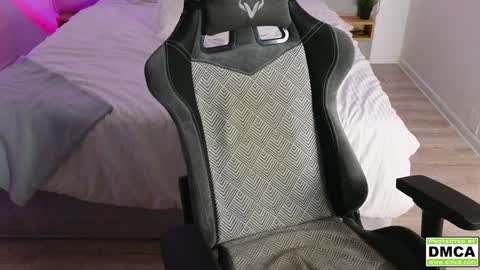 Thomas -  online show from January 2025 03:37:01 AM