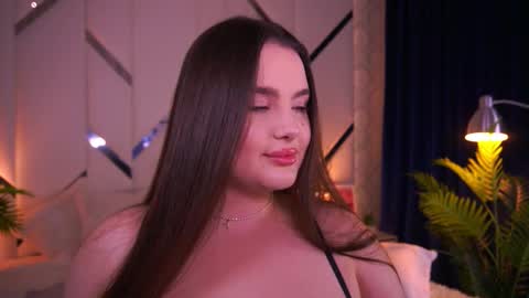 Amber online show from October 2025 12:30:02 AM