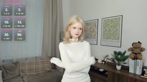 Snapshot of cutebrutality chatting on November 2025 08:31:02 AM Alice online show from November 2025 08:31:02 AM