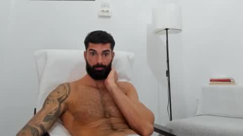 cuteeboy online show from October 2025 11:54:02 AM