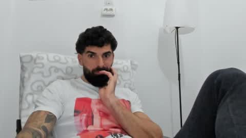 cuteeboy online show from February 2026 01:25:01 PM