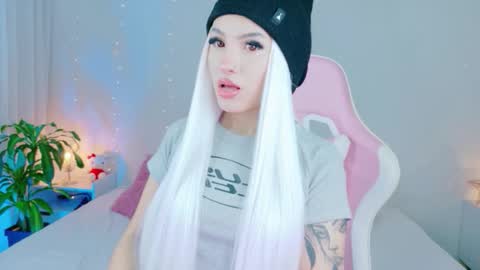 Zoe  online show from March 2026 03:45:02 AM