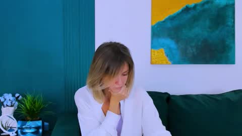 cutemirage online show from October 2025 02:36:01 PM