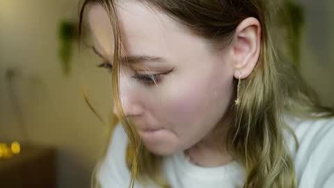 Mary online show from December 2025 09:12:02 PM