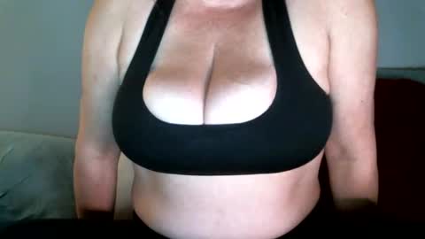 CuteNlil online show from January 2025 06:24:01 AM