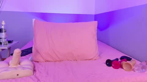 cutepetitee online show from March 2026 07:52:02 PM