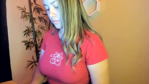 Snapshot of cutesamantha_ chatting on May 2026 07:43:01 PM cutesamantha_ online show from May 2026 07:43:01 PM