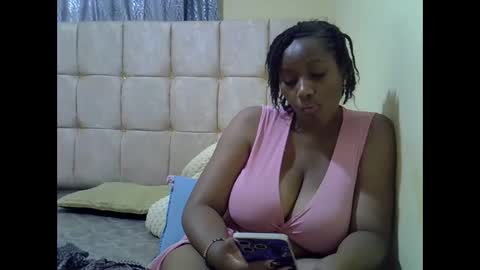 cutestebony1 online show from December 2025 05:46:01 AM