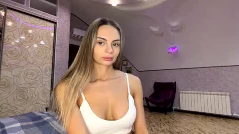 Alina online show from December 2025 04:06:02 AM