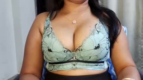 Ruhii online show from April 2026 07:58:01 PM