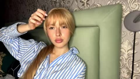 Vanessa online show from April 2026 06:10:01 PM