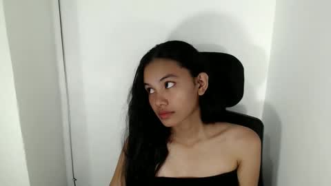 cutiee_lily2 online show from May 2026 01:57:16 AM