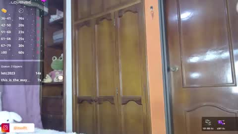 Snapshot of cuttebabe_ chatting on January 2025 11:32:01 PM Sophia online show from January 2025 11:32:01 PM