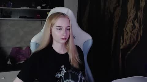 Cutti Crystal online show from March 2026 08:03:01 PM