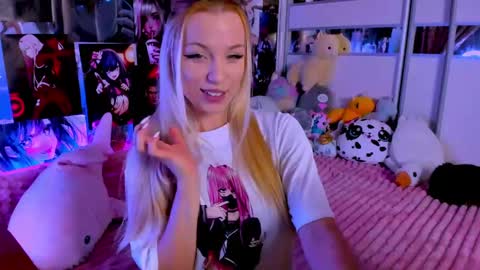 Snapshot of cuttie_ponyy chatting on December 2024 09:37:01 PM Nora online show from December 2024 09:37:01 PM