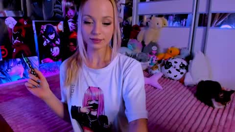 Snapshot of cuttie_ponyy chatting on January 2025 12:44:02 AM Nora online show from January 2025 12:44:02 AM