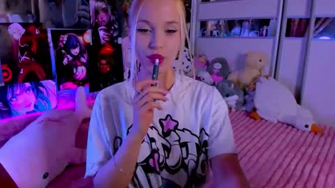 Nora online show from December 2025 09:33:01 PM