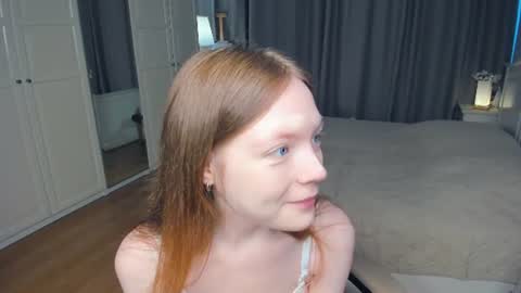 Snapshot of cuty_petite chatting on July 2026 05:47:02 AM Anne online show from July 2026 05:47:02 AM