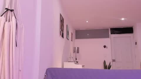 Snapshot of cyan_xo chatting on June 2026 12:54:02 AM Cyan online show from June 2026 12:54:02 AM