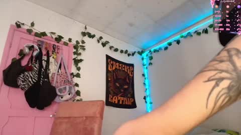 Camila online show from February 2025 04:58:01 PM