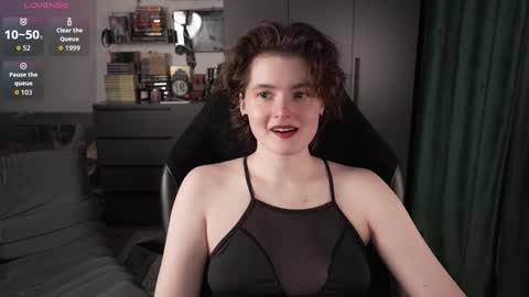 Helen Blossom online show from March 2026 01:18:01 PM