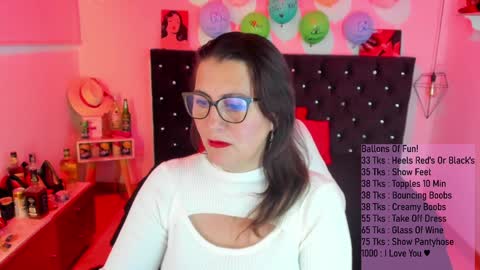 Mia  online show from February 2025 11:08:02 AM