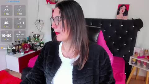 Mia  online show from February 2025 12:42:01 PM