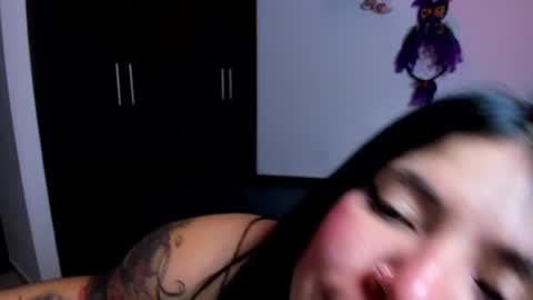 Snapshot of daahanna_ chatting on December 2024 05:12:01 AM Ailyn online show from December 2024 05:12:01 AM