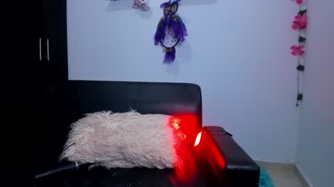 Snapshot of daahanna_ chatting on December 2024 01:49:01 AM Ailyn online show from December 2024 01:49:01 AM