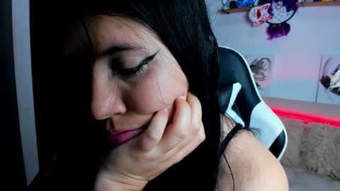 Snapshot of daahanna_ chatting on November 2025 02:13:01 AM Ailyn online show from November 2025 02:13:01 AM