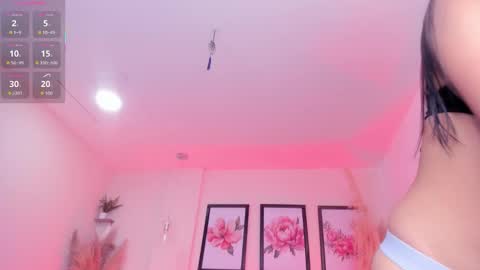 Daniela  online show from November 2025 12:05:02 PM