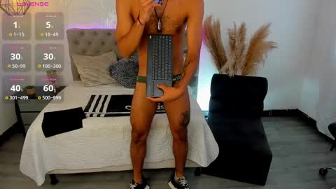 Mauricio online show from December 2024 08:25:02 PM