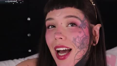 Snapshot of daarlene chatting on February 2025 01:43:01 AM Darlene online show from February 2025 01:43:01 AM