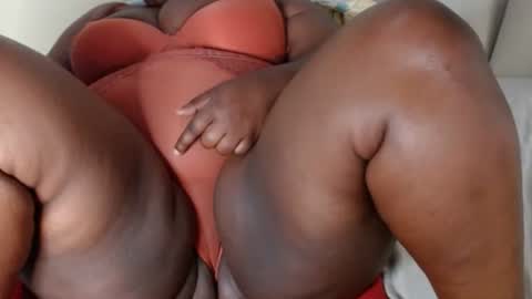 dackchoc21 online show from November 2025 07:24:01 PM