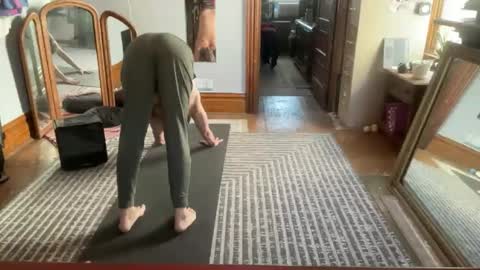 daddnextdoor online show from October 2025 06:05:02 PM