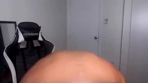 Snapshot of daddyfit95 chatting on June 2026 02:48:01 AM daddyfit95 online show from June 2026 02:48:01 AM
