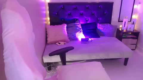 amanda online show from July 2026 01:24:02 PM