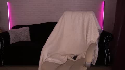 daenerys_daen online show from February 2025 07:37:02 AM