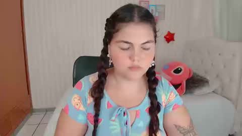 Snapshot of daeneryslove_doll chatting on September 2025 03:50:02 AM daeneryslove_doll online show from September 2025 03:50:02 AM
