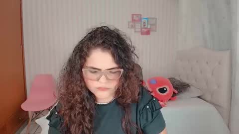 Snapshot of daeneryslove_doll chatting on September 2025 11:59:02 PM daeneryslove_doll online show from September 2025 11:59:02 PM