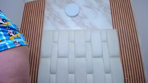 Dafne Castro online show from October 2025 07:11:01 PM