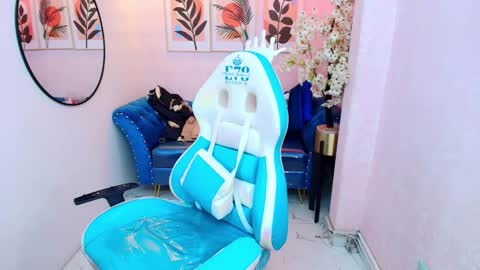 dafne huges online show from September 2025 11:31:02 AM