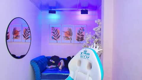 dafne huges online show from September 2025 07:40:02 PM