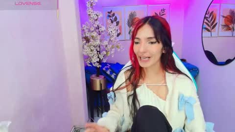 dafne huges online show from October 2025 07:47:01 PM