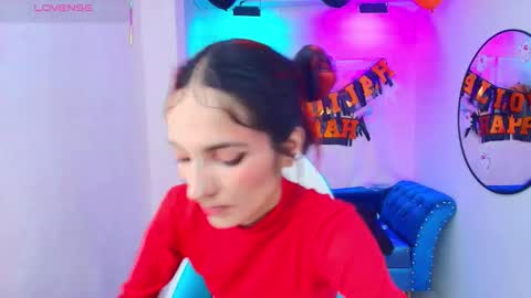 dafne huges online show from October 2025 06:09:01 PM