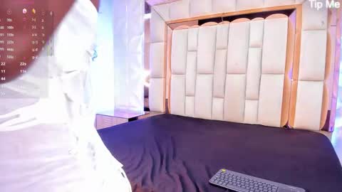 Dafnee online show from November 2025 12:07:01 PM