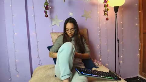 Snapshot of dafnemel chatting on December 2025 06:38:02 PM dafnemel online show from December 2025 06:38:02 PM