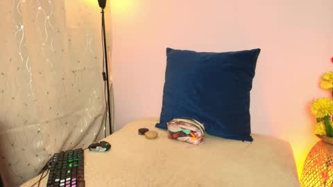 dafnemel online show from February 2026 12:32:02 PM