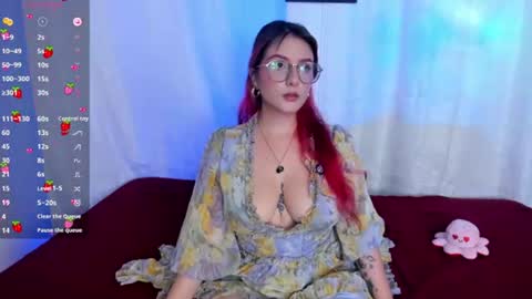 Snapshot of dafnemoon_1 chatting on June 2026 05:12:01 AM Dafne Moon online show from June 2026 05:12:01 AM
